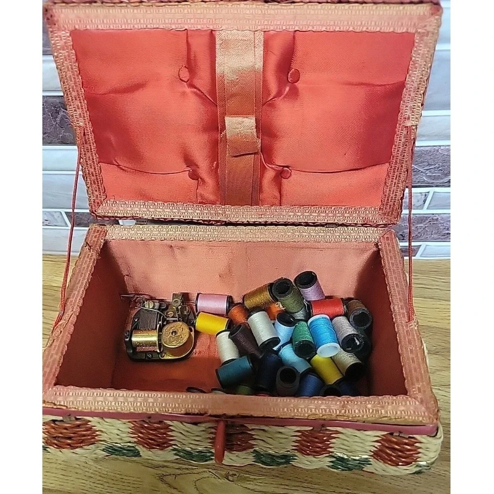 Vintage Wicker Sewing Basket Music Box Red Green Woven Storage Box Pincushion